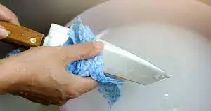 How to clean a knife step by step