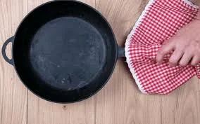 How to clean frying pan bottoms
