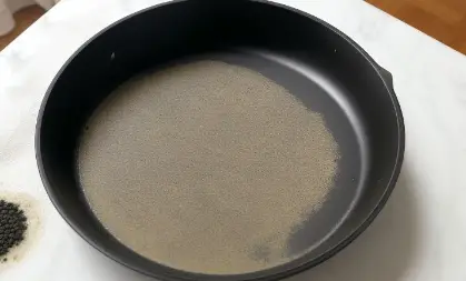 Can you use pan that has mold on it